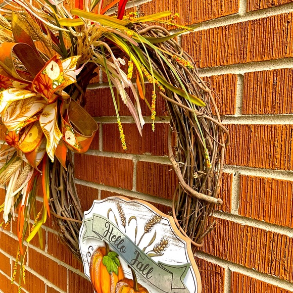 Wreath HELLO FALL grapevine with wheat & grasses - Picture 5 of 6
